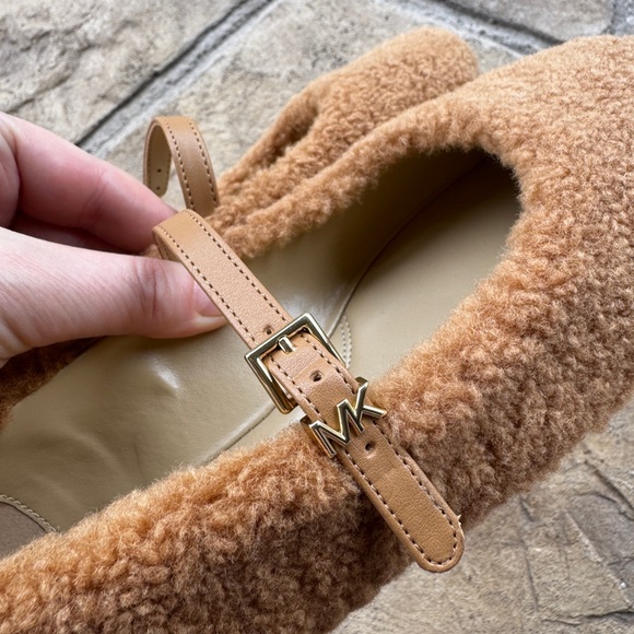 MICHAEL KORS Mara Faux Shearling Ballet Flat Size 10 - Picture 8 of 11